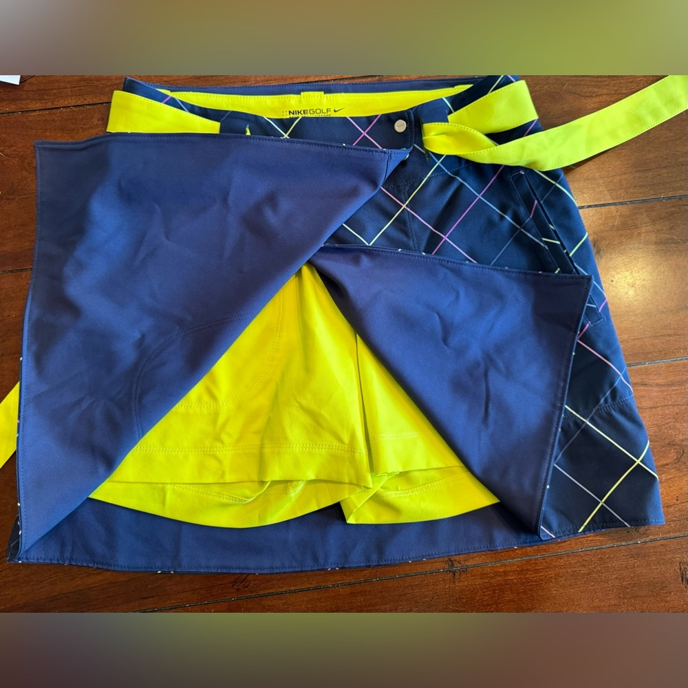 Nike Golf Tour Performance Dri Fit Belted Reversible Skort- Size 4 - Picture 3 of 7